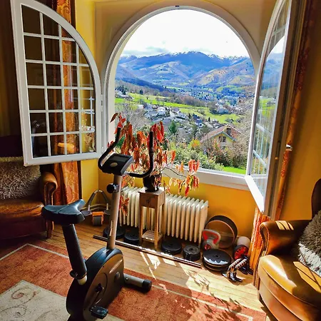 Charmante De - Hi Pyrenees - Jardin Prive De 4000 M2 Face Au Pic Du Midi Bed & Breakfast 3*